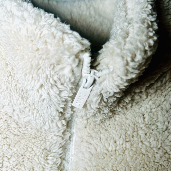 PINK Victoria's Secret Cream Fleece Jacket XS (c) - Picture 2 of 9